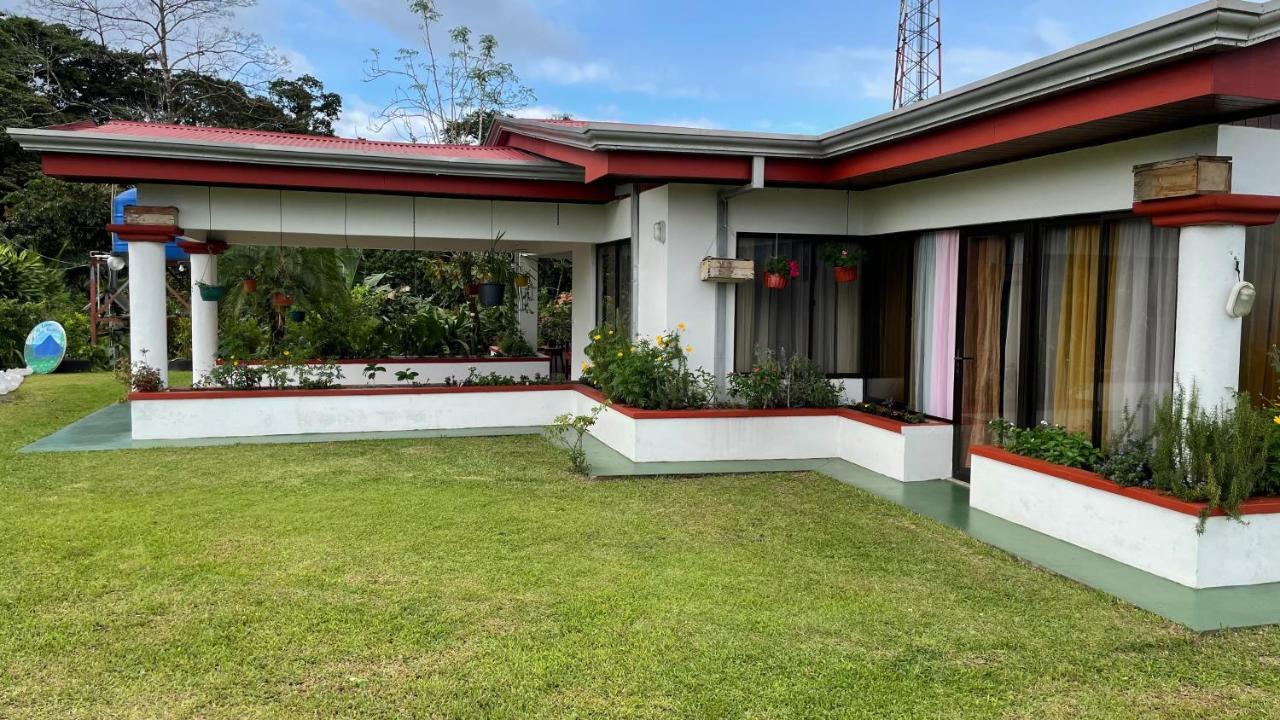 Las Pavitas Cottages La Fortuna Екстериор снимка