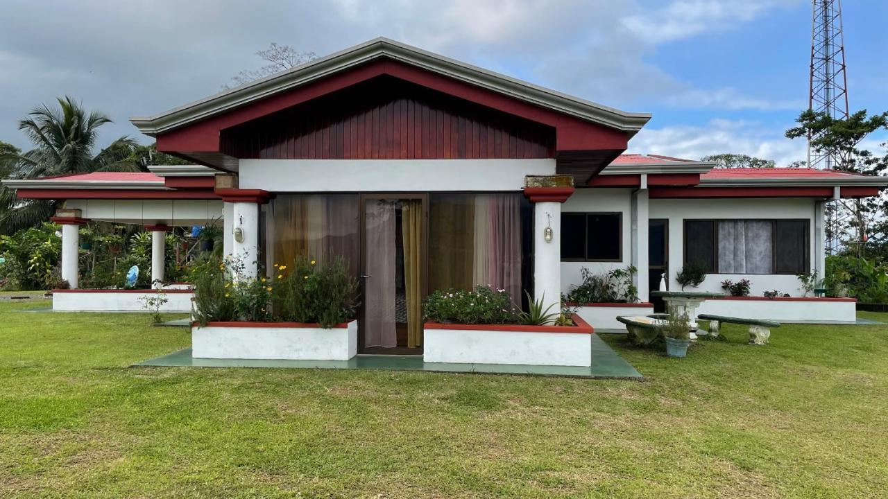 Las Pavitas Cottages La Fortuna Екстериор снимка